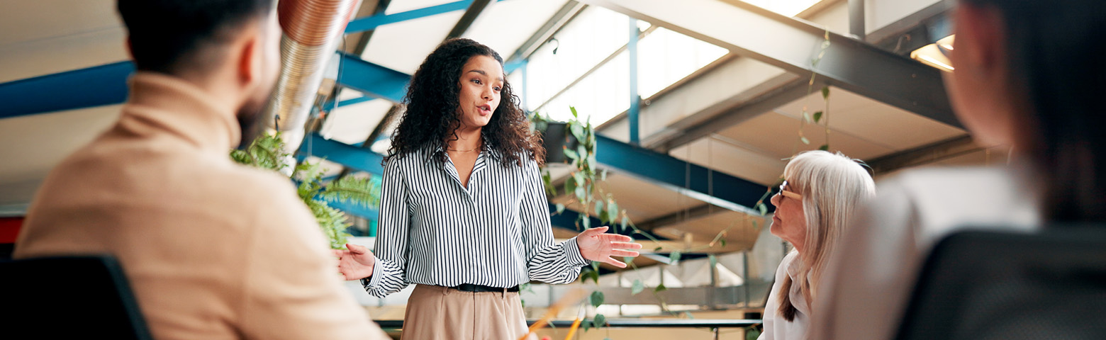 4 Ways Leaders and Managers Differ