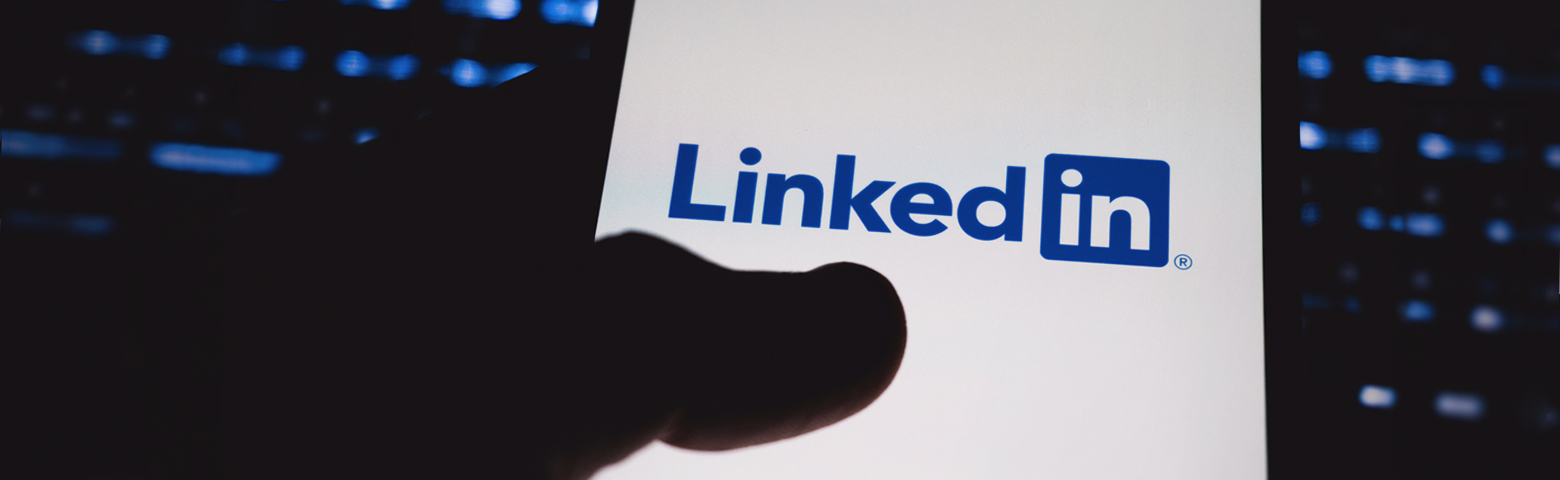 Resumes vs. LinkedIn Profiles: 5 Things You Need to Know